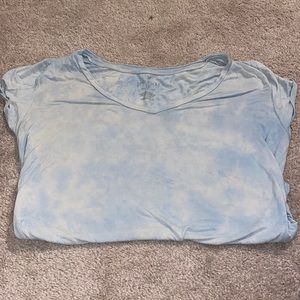 American eagle V neck tie dye top